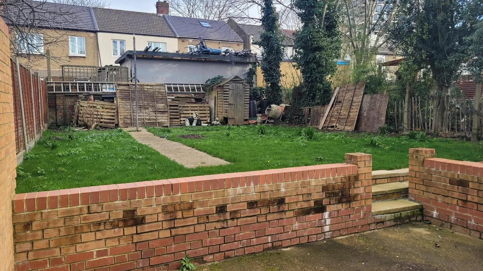 Lovely 2-Bed Fully Refurbished House In London Villa